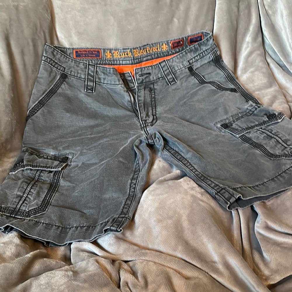 Men’s. Rock revival. Cargo short. Size 36.